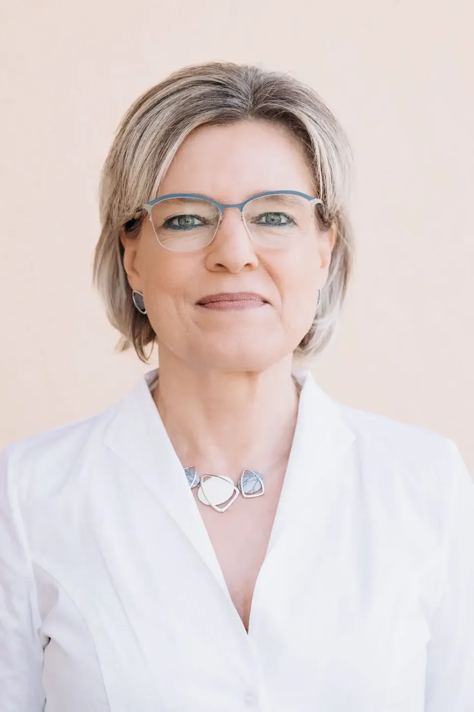 Porträt von Jana Raab